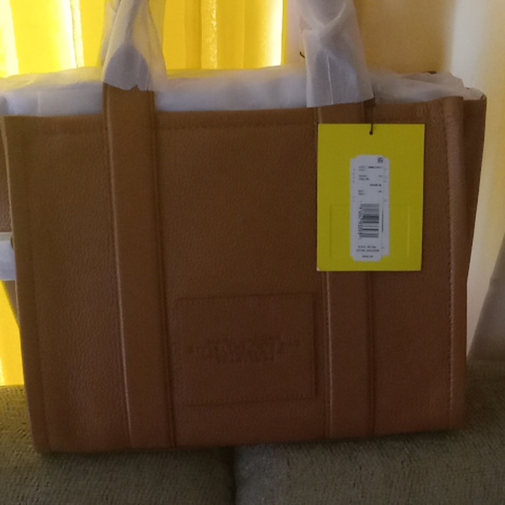 -Marc Jacobs Medium Tote  "Price Firm" - Picture 2 of 8